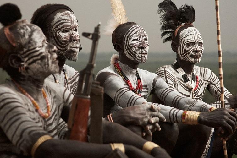 Tribos e culturas documentadas antes de sua extinção